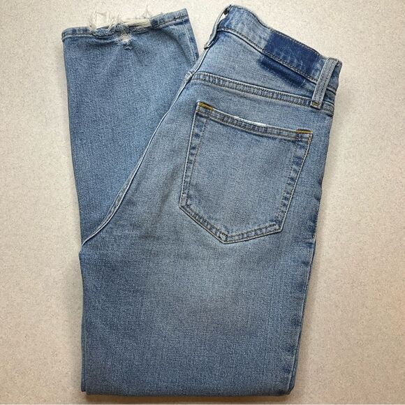 A&F Ankle Straight Ultra High Rise 27 Short Ripped Medium Wash - Picture 3 of 6